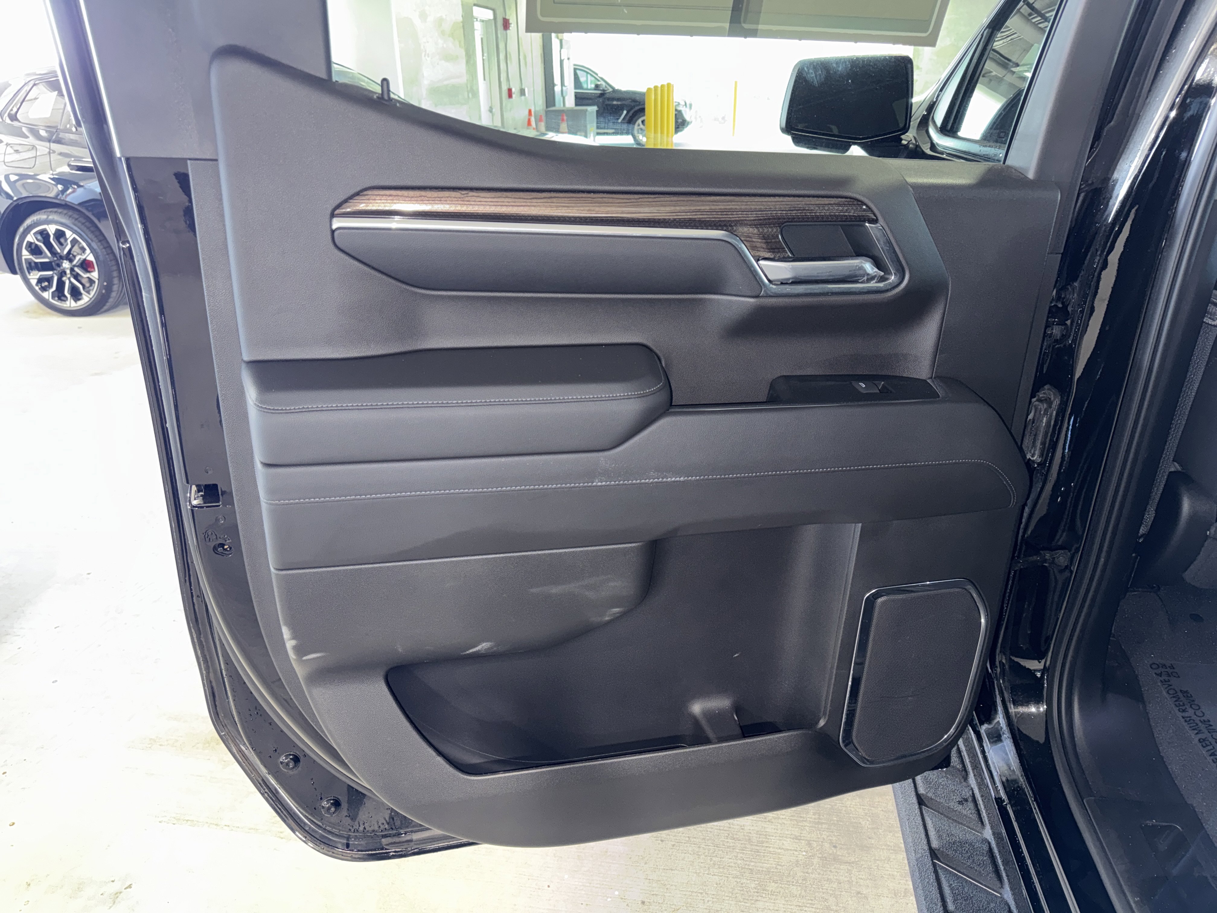 Used 2022 Chevrolet Silverado 1500 LT Trail Boss w/ LT Trail Boss Premium Package image 15