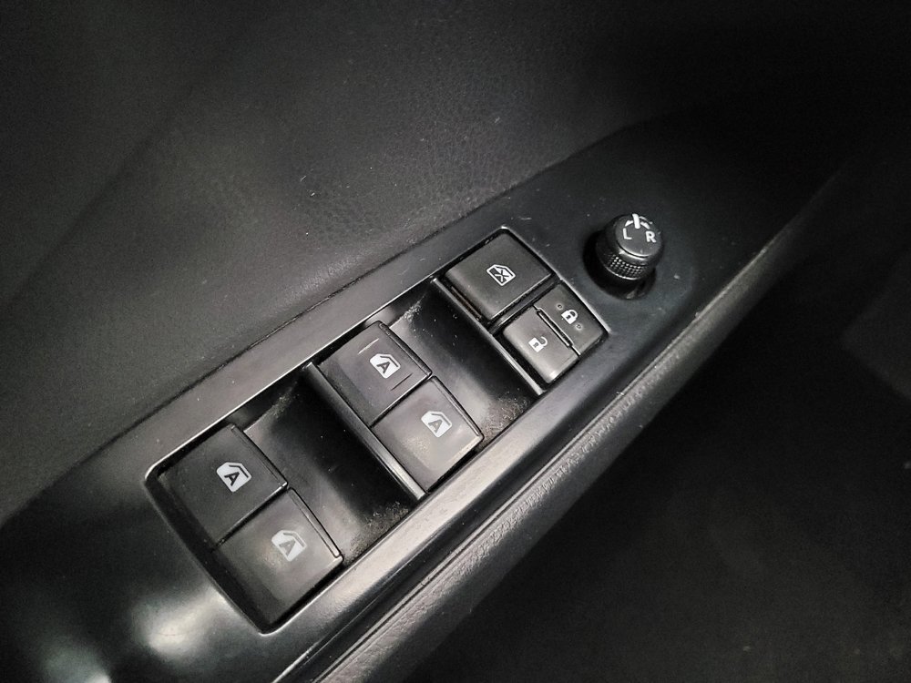 Used 2019 Toyota Camry LE FWD image 27