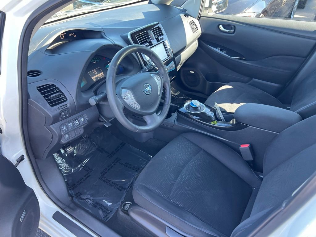 Used 2017 Nissan Leaf SV w/ Premium Package image 10