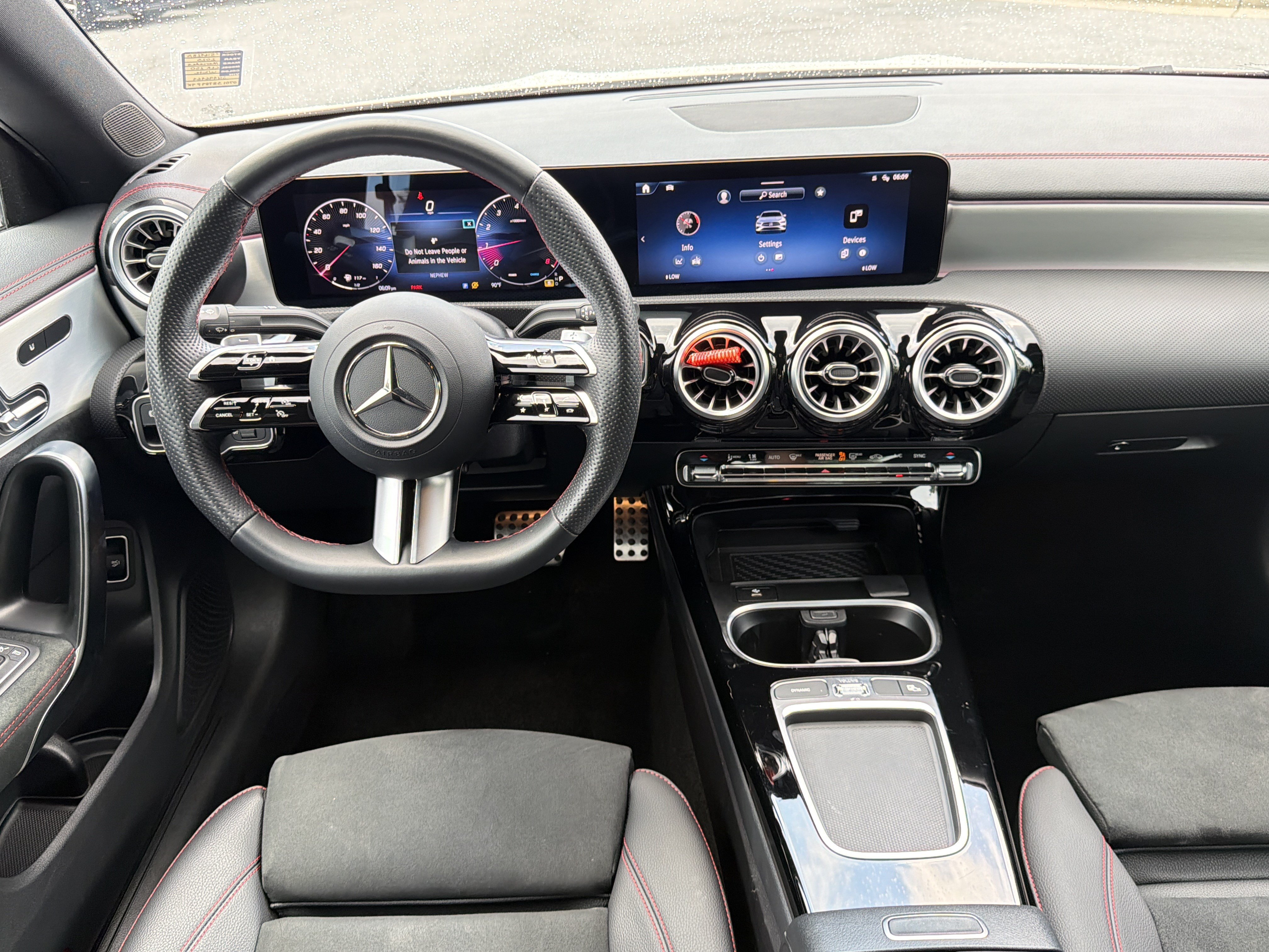 Used 2025 Mercedes-Benz CLA 250 4MATIC image 27
