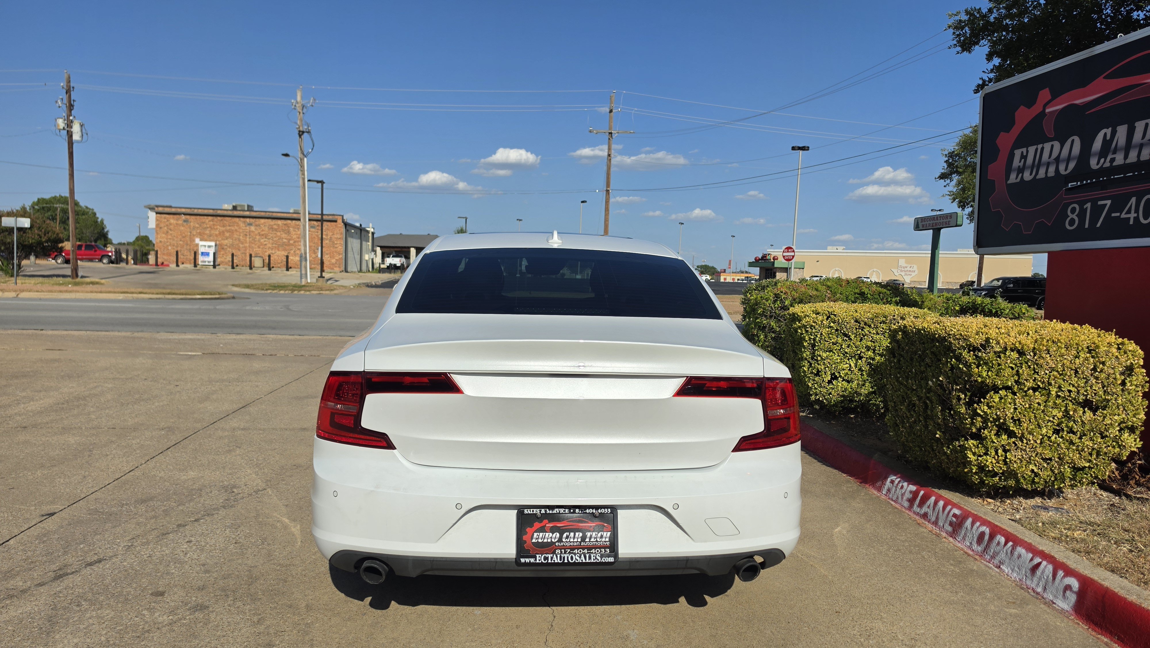 Used 2018 Volvo S90 T5 Momentum FWD image 4