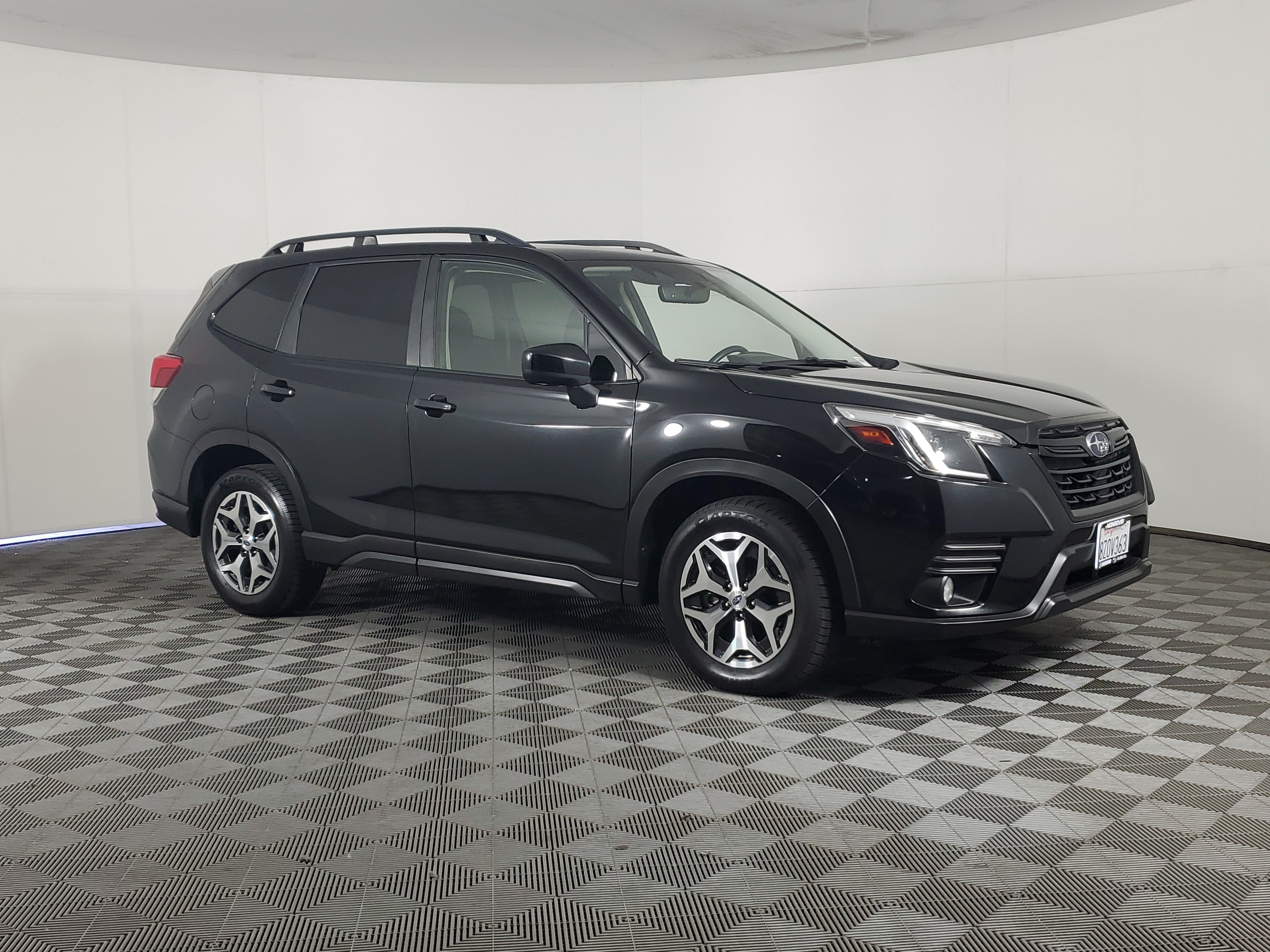 Used 2022 Subaru Forester Premium w/ Popular Package #1 AWD/4WD image 2