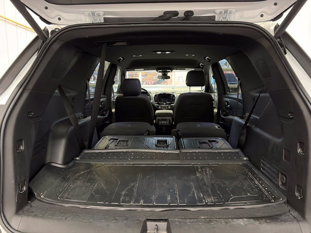 Used 2023 Chevrolet Traverse LT w/ LPO, Floor Liner Package AWD/4WD image 21