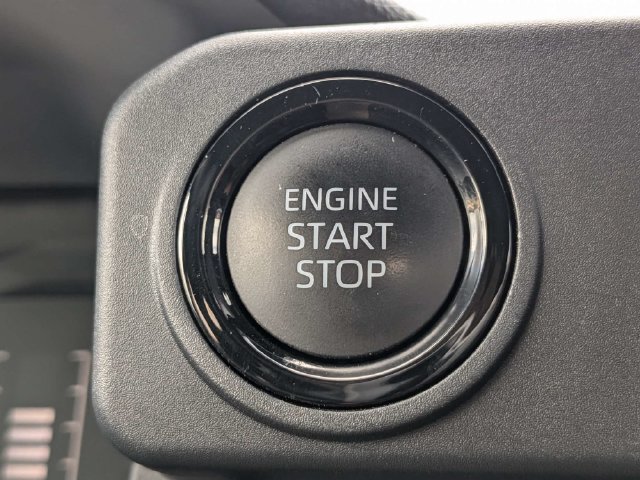 Certified 2024 Toyota Tacoma SR5 AWD/4WD image 29