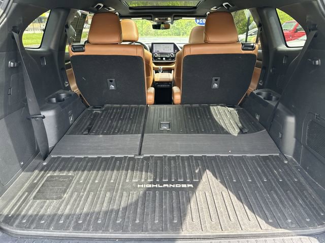 Used 2024 Toyota Highlander Platinum AWD/4WD image 23