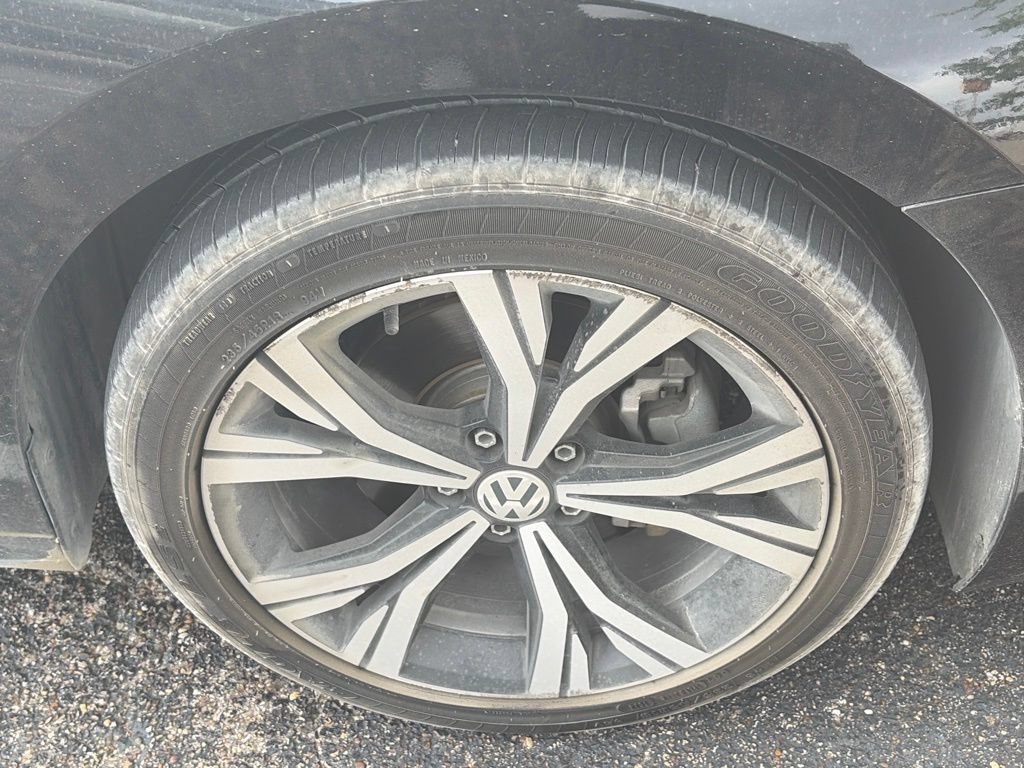 Used 2021 Volkswagen Passat 2.0T SE FWD image 3