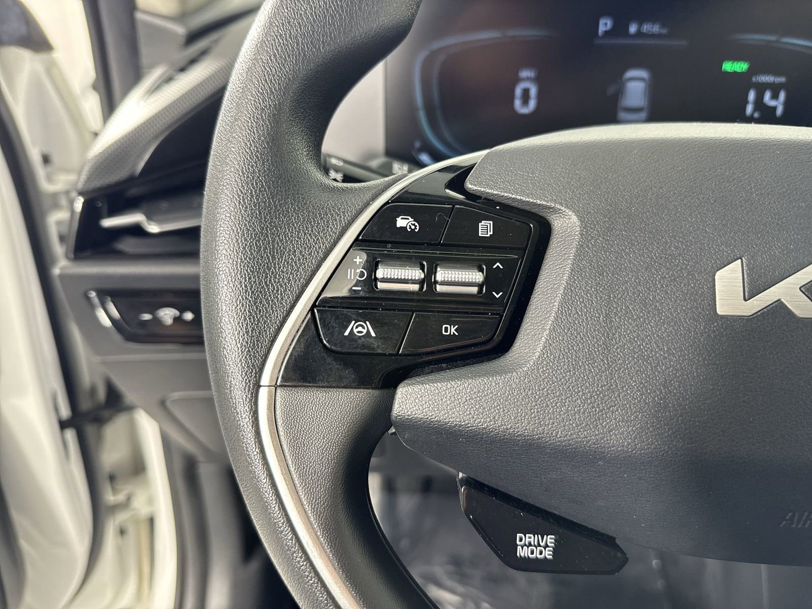 Used 2023 Kia Niro LX image 12