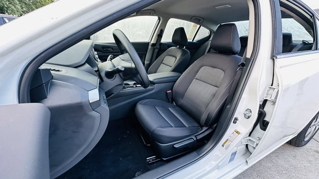 Certified 2025 Nissan Altima 2.5 S FWD image 27