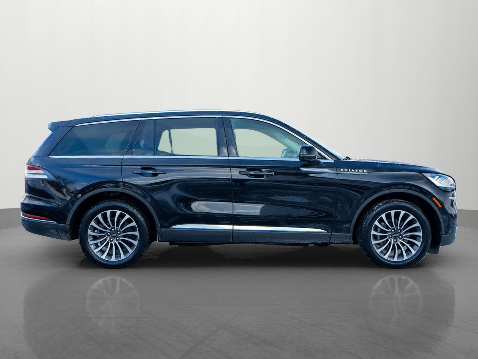 Used 2024 Lincoln Aviator Reserve image 8