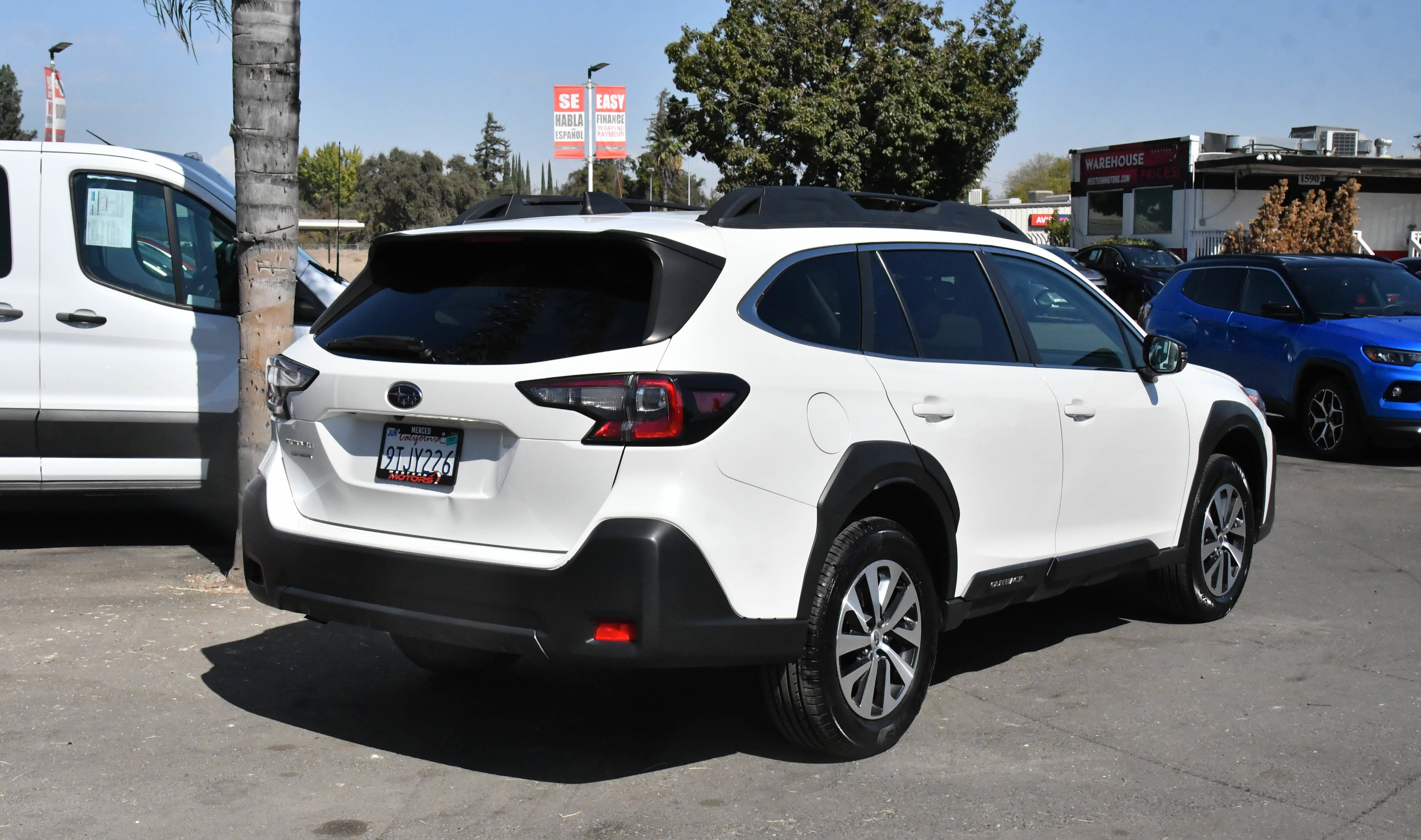 Used 2023 Subaru Outback Premium AWD/4WD image 8