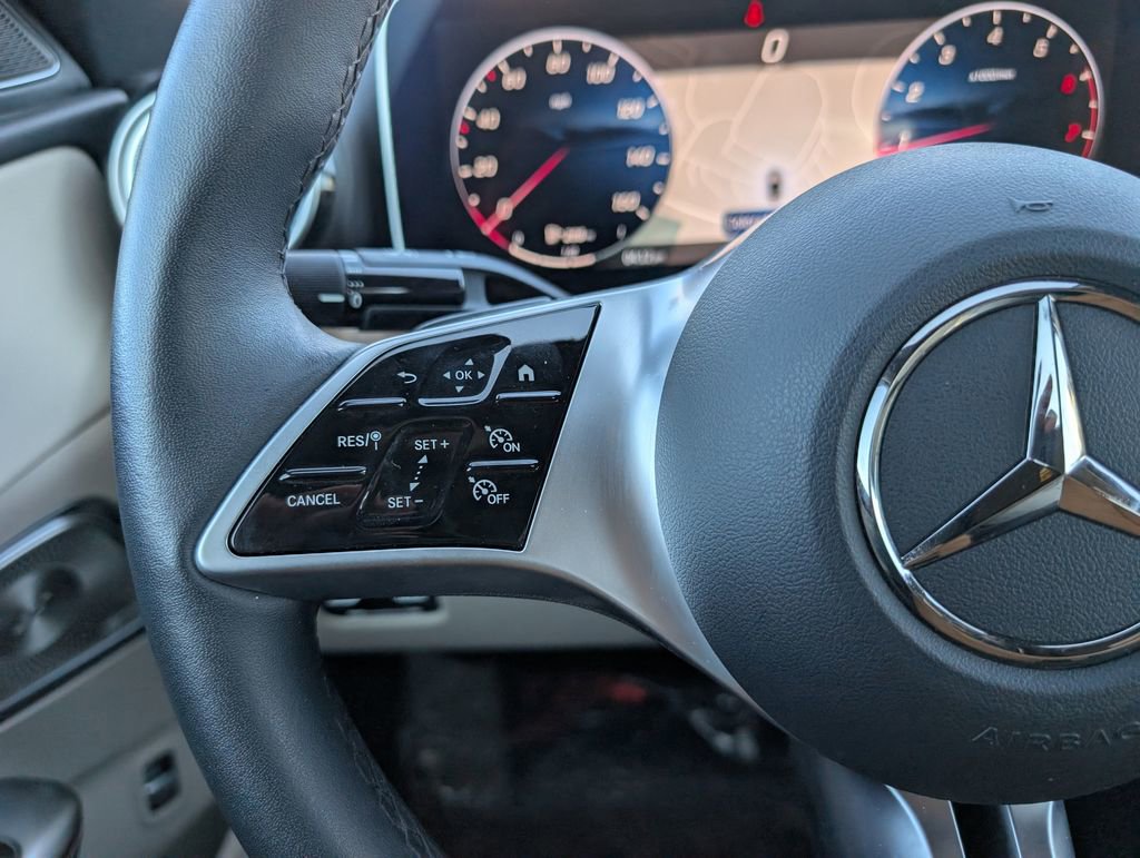 Used 2025 Mercedes-Benz C 300 4MATIC Sedan image 30