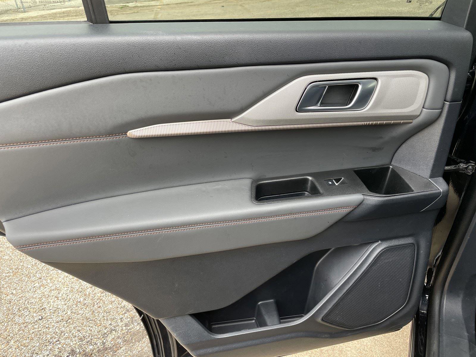 Used 2025 Ford Explorer Active image 35