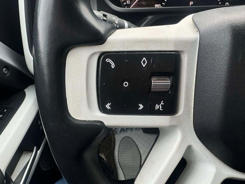 Used 2023 Land Rover Defender 110 X-Dynamic SE image 24