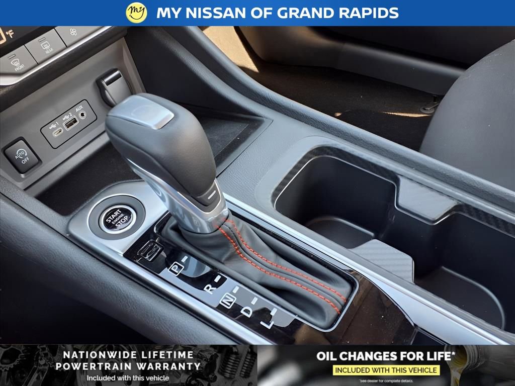 New 2025 Nissan Sentra SR w/ Midnight Edition image 23
