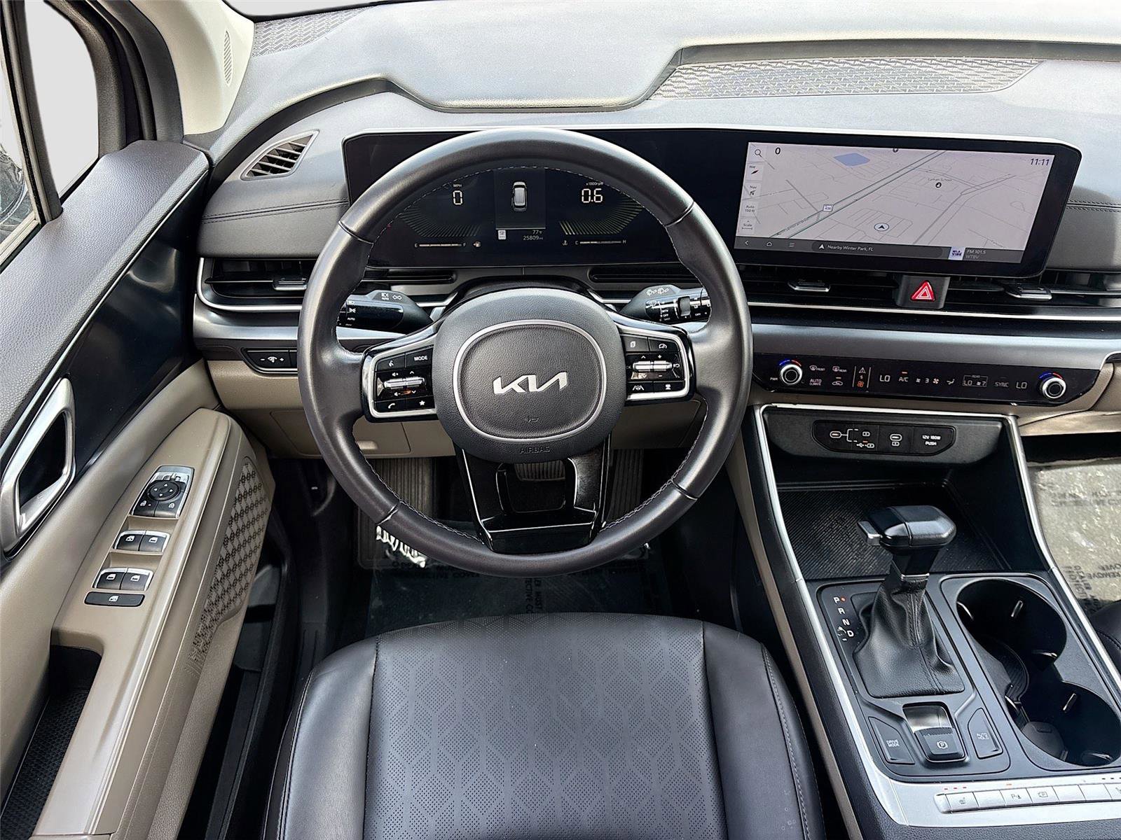 Used 2025 Kia Carnival image 22