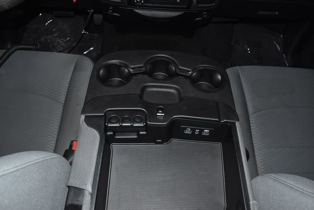Used 2018 RAM 2500 Tradesman w/ Chrome Appearance Group image 25