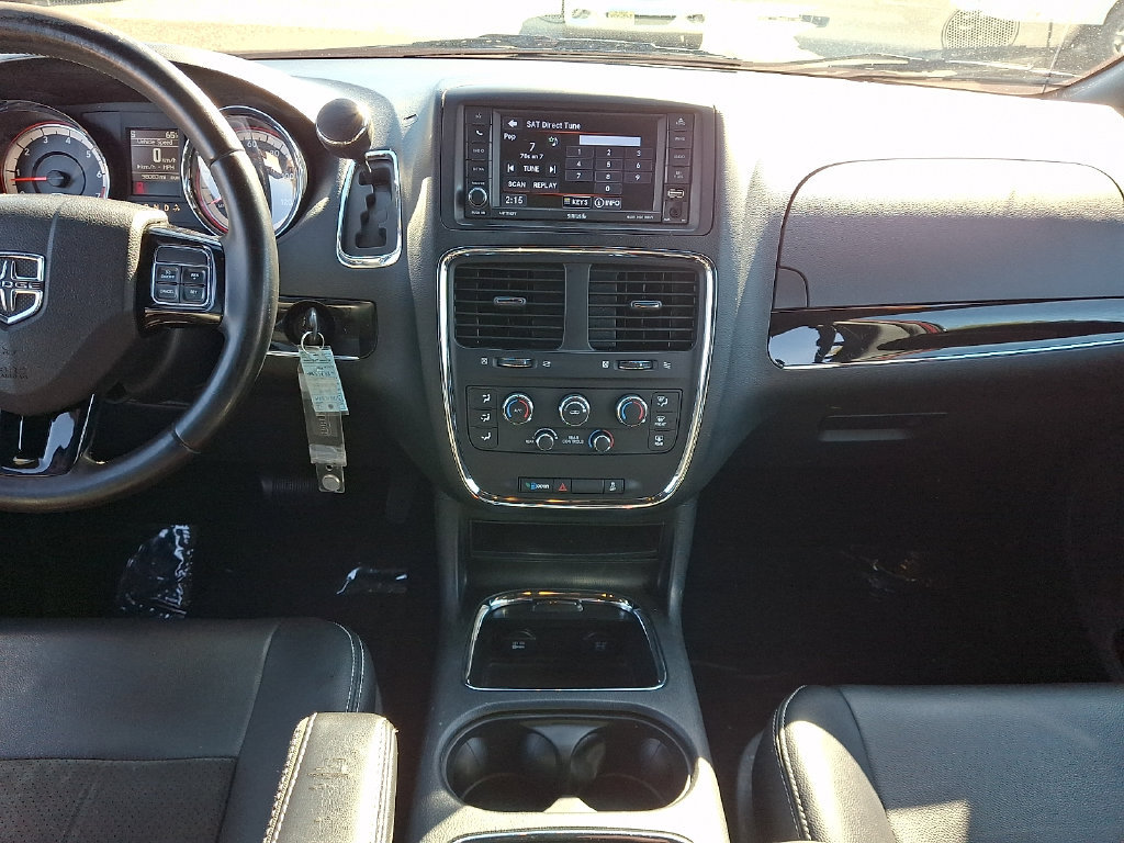 Used 2019 Dodge Grand Caravan SXT w/ Blacktop Package FWD image 16
