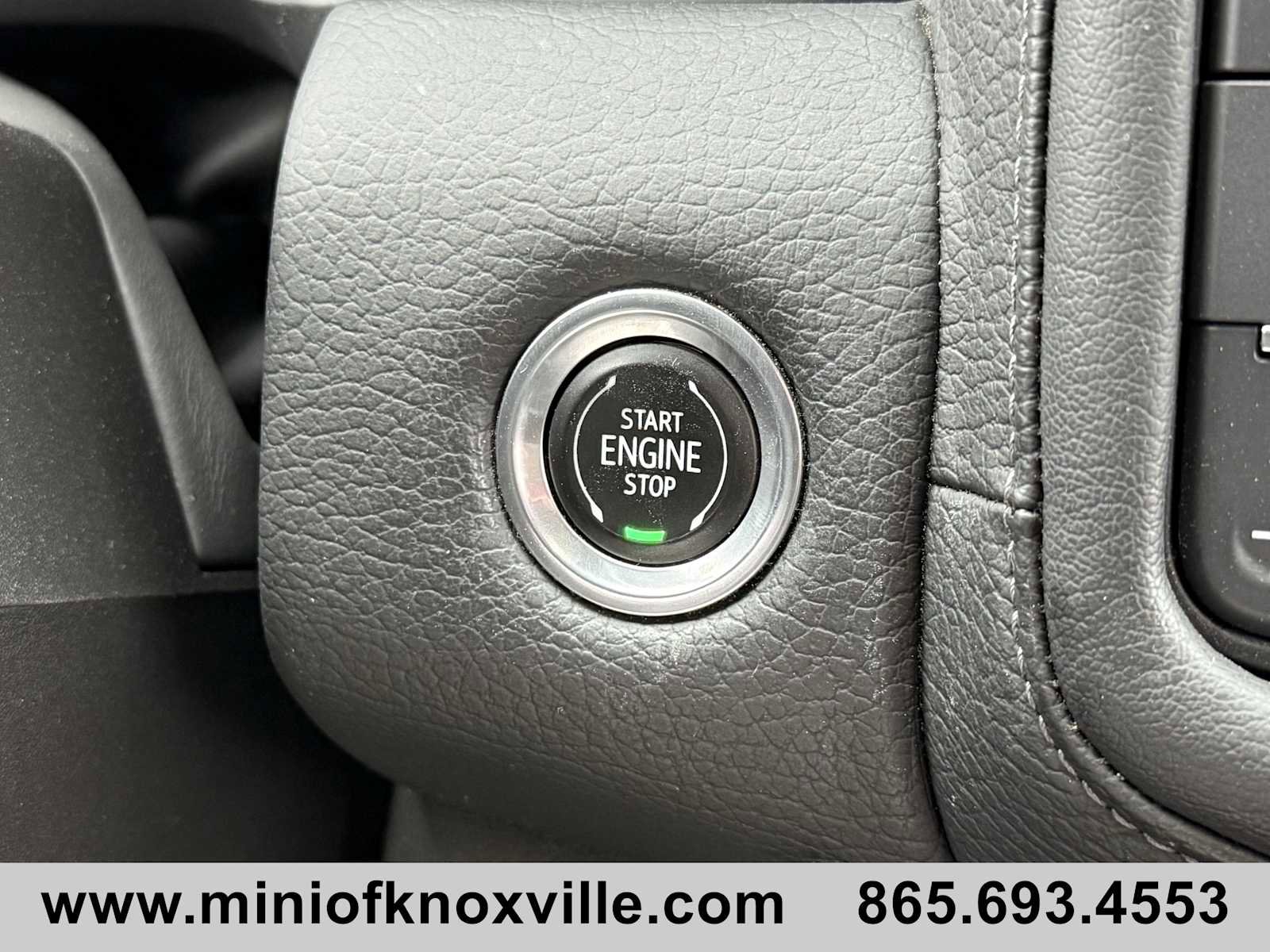 Used 2021 GMC Yukon XL Denali w/ Denali Premium Package image 25