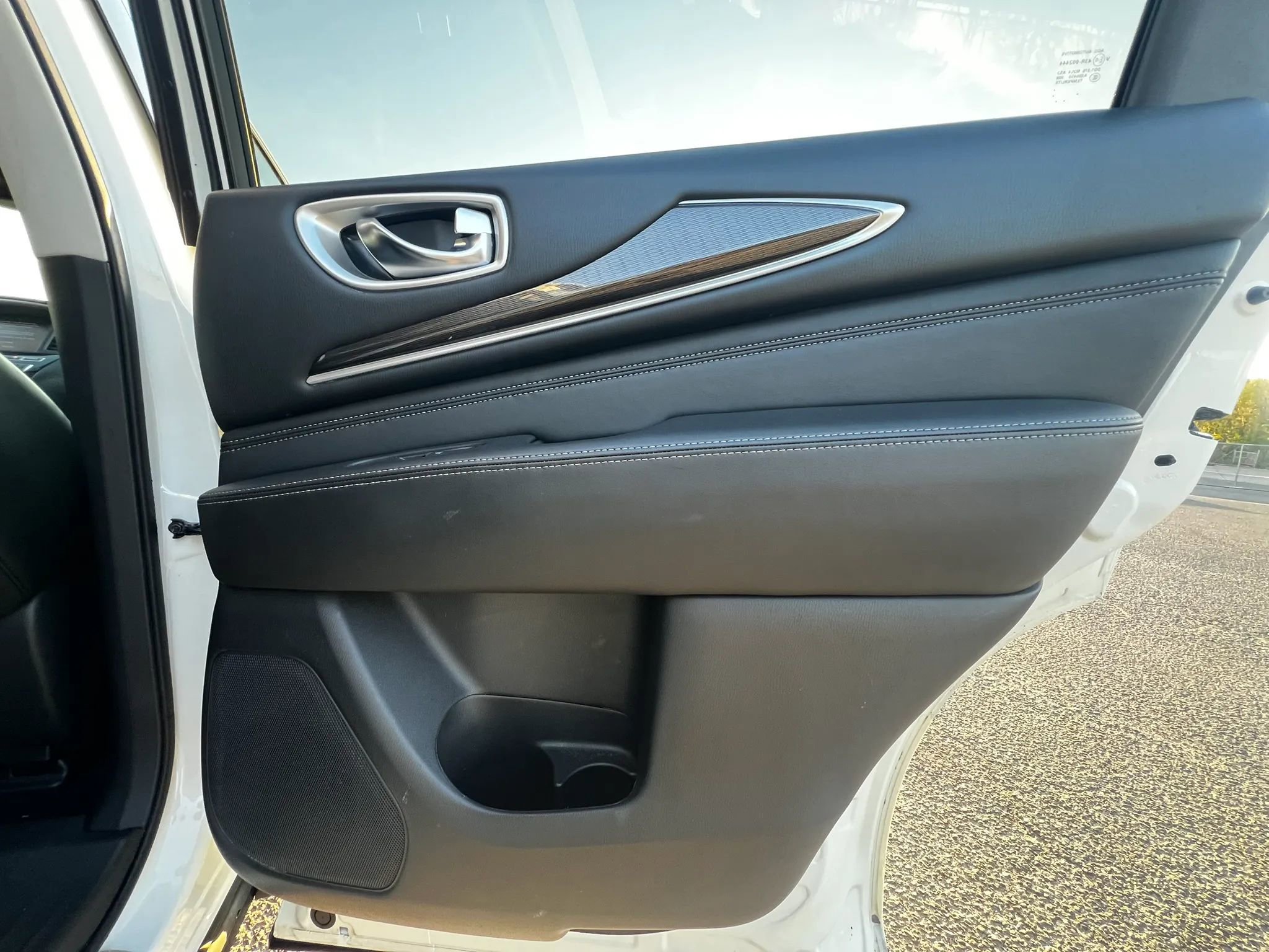 Used 2019 INFINITI QX60 Luxe w/ Essential Package image 28