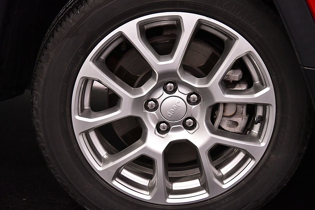 Used 2023 Jeep Compass Latitude AWD/4WD image 9