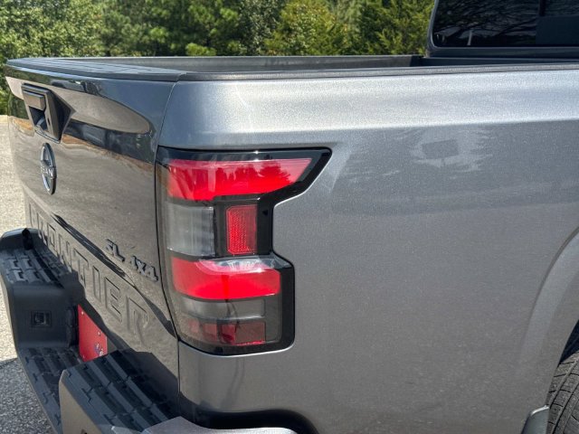 Used 2024 Nissan Frontier SL AWD/4WD image 13