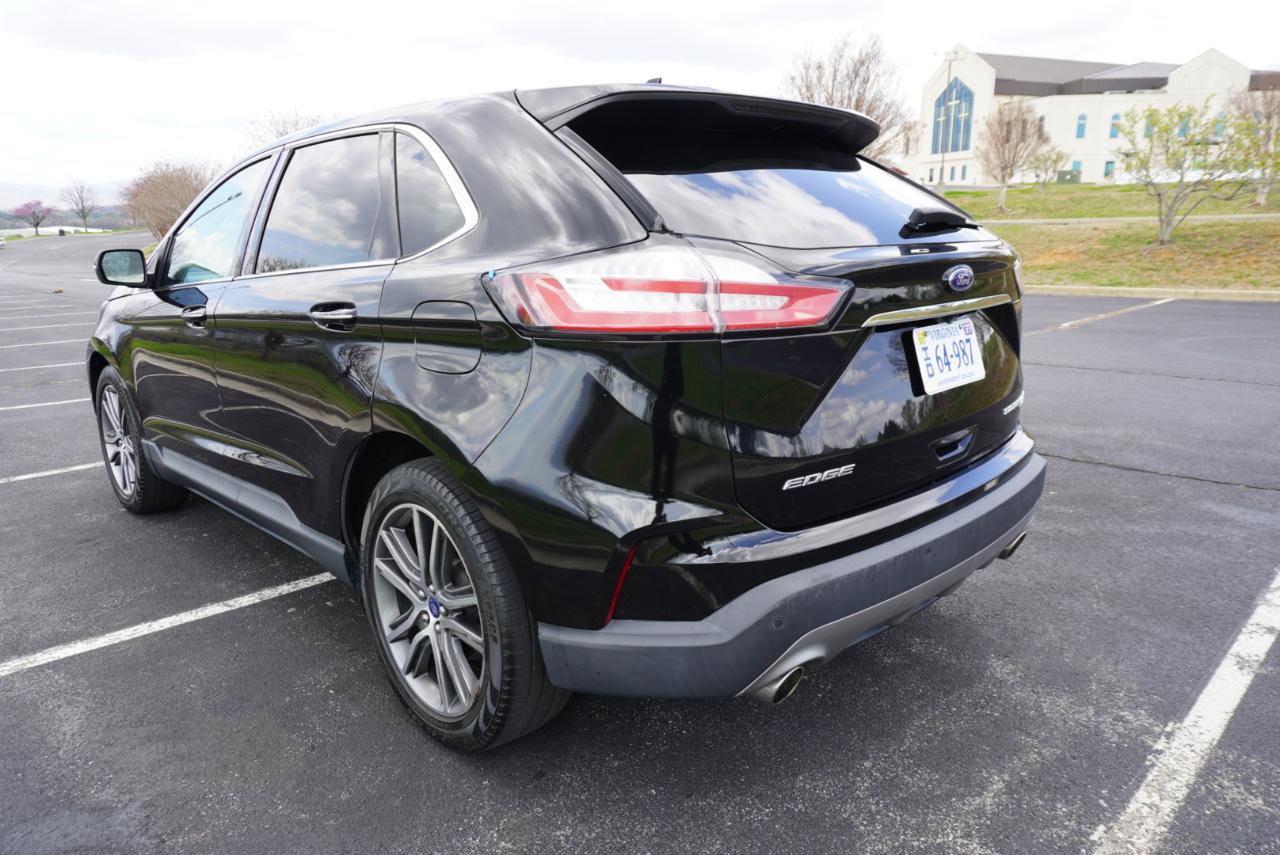 Used 2019 Ford Edge Titanium w/ Cold Weather Package image 8