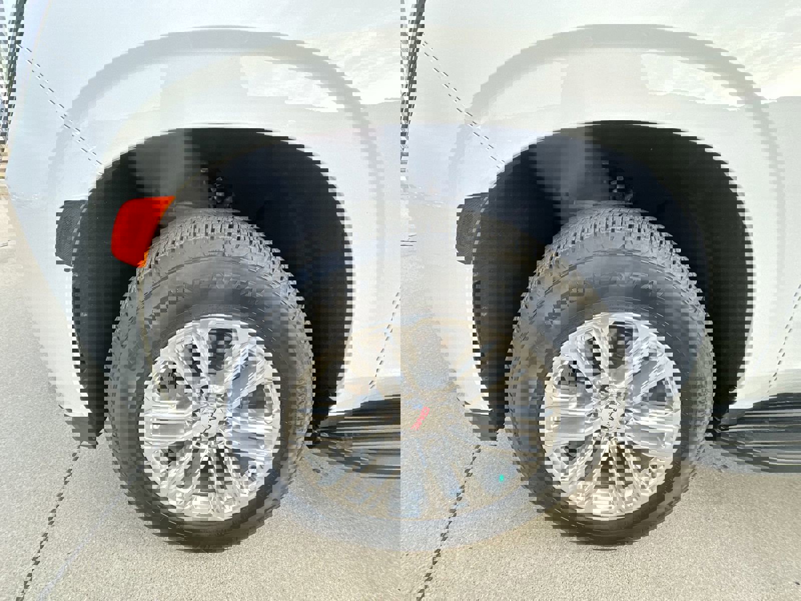 Used 2024 GMC Yukon XL SLE w/ Gmc Pro Safety Plus Package image 33