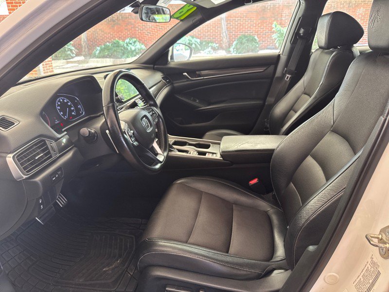 Used 2018 Honda Accord Sport image 15