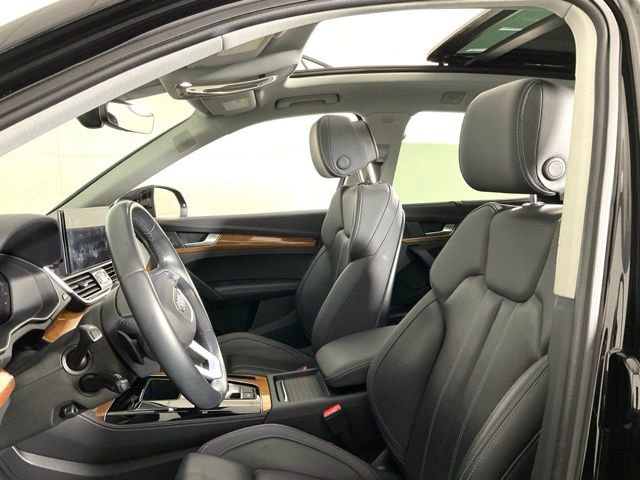 Used 2021 Audi Q5 Prestige w/ Prestige Package AWD/4WD image 30