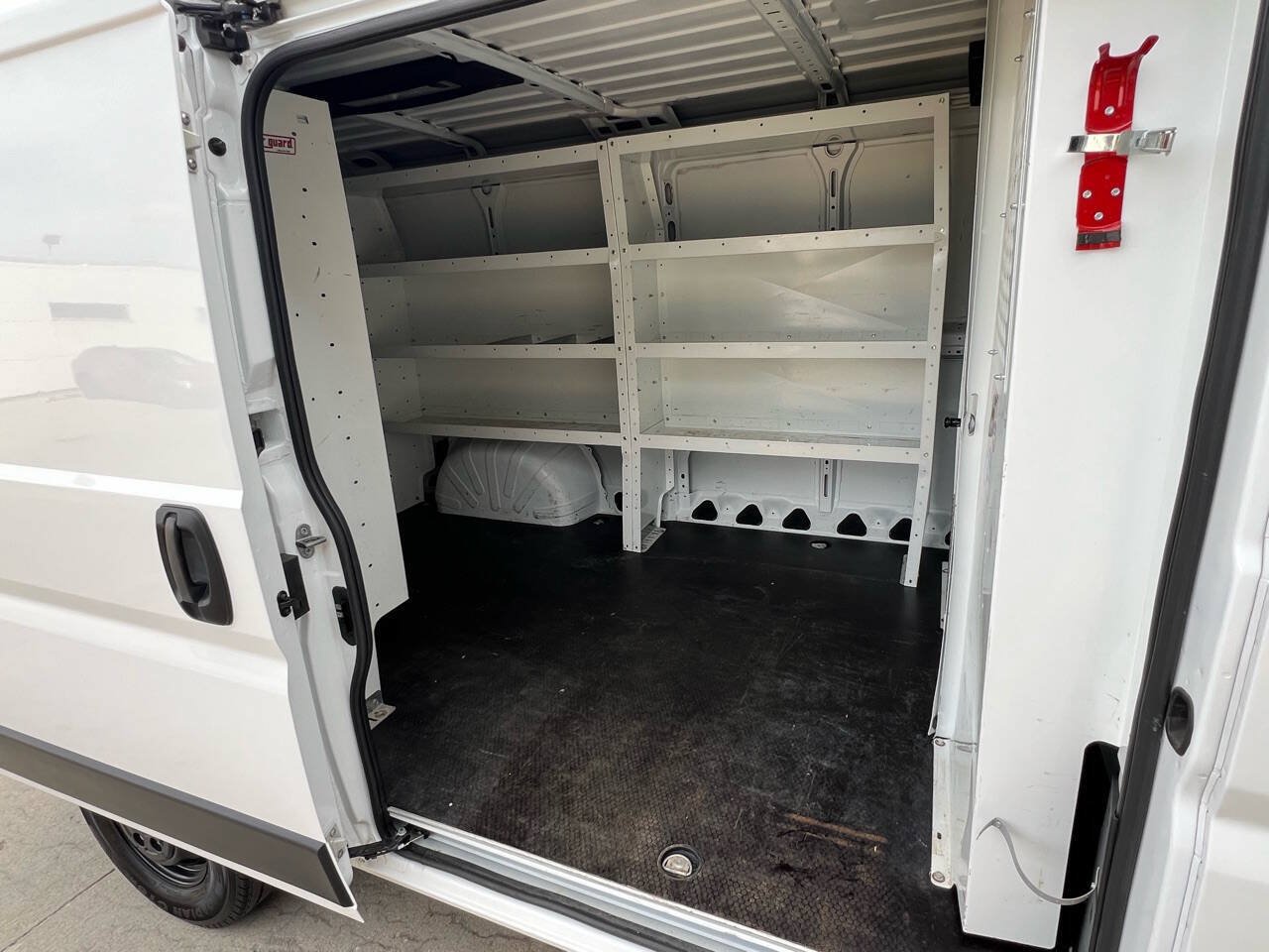 Used 2022 RAM ProMaster 2500 w/ Convenience Group FWD image 12