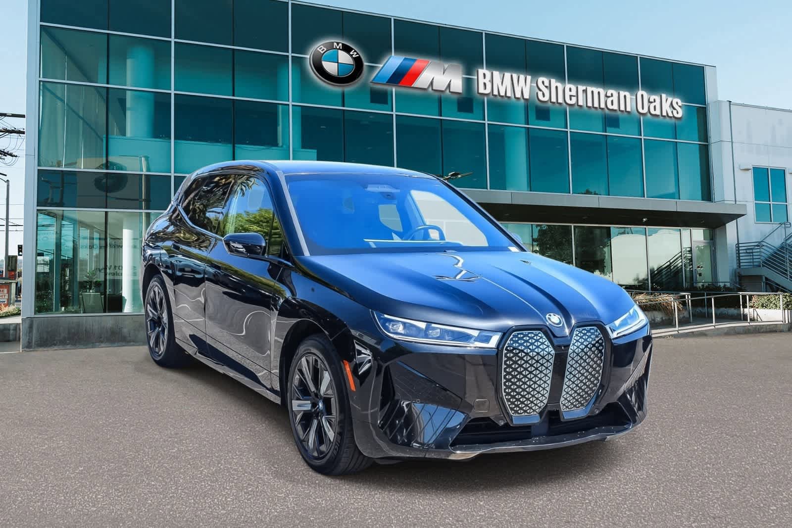 Certified 2023 BMW iX xDrive50 w/ Sport Package AWD/4WD image 3