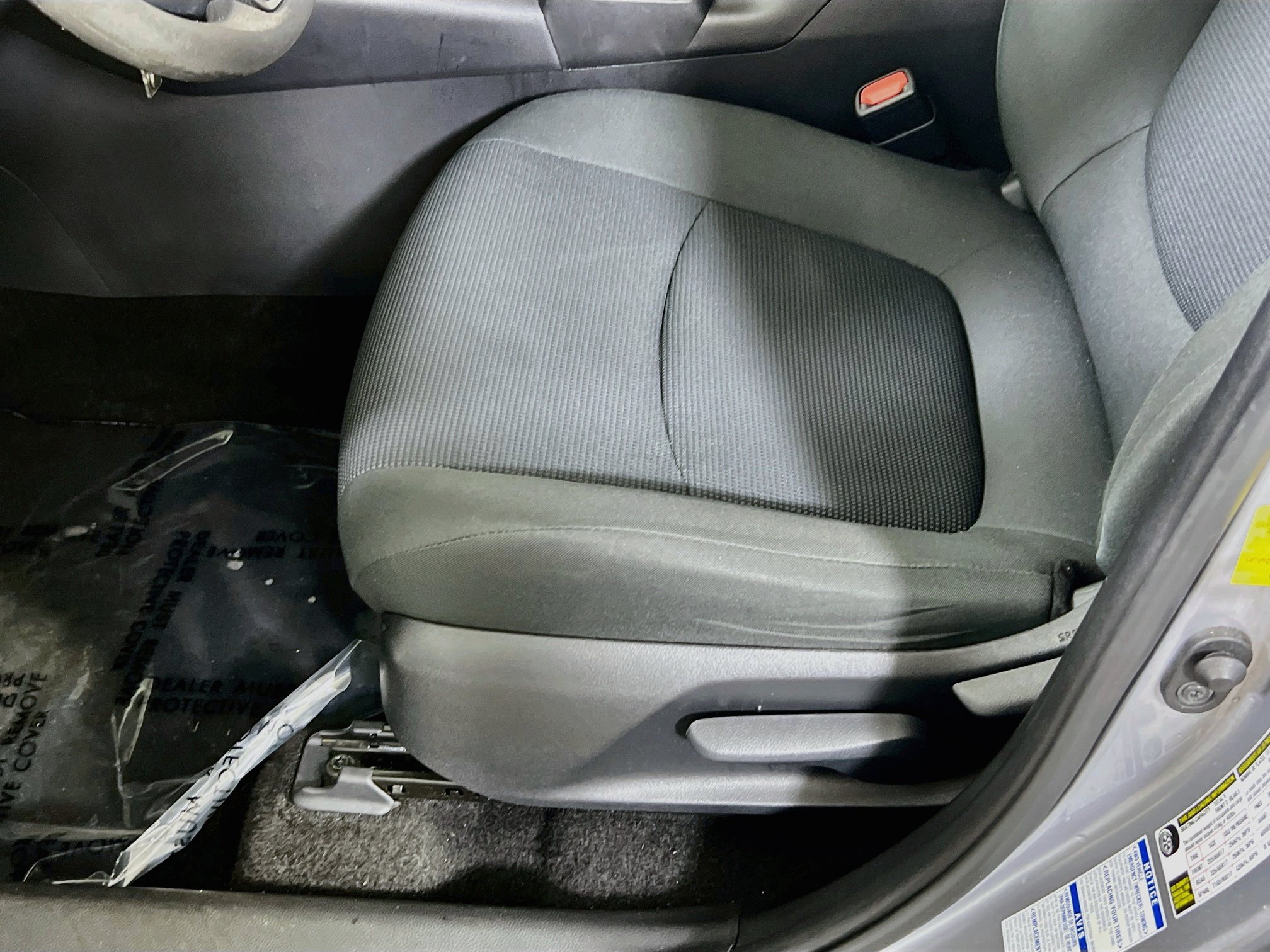 Used 2021 Toyota RAV4 LE AWD/4WD image 18