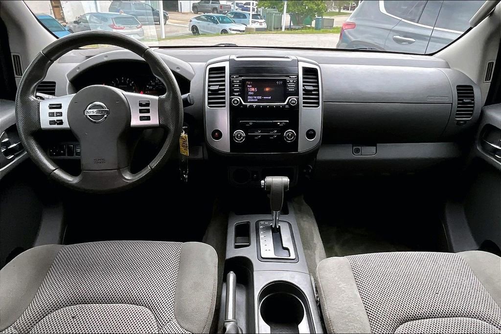 Used 2018 Nissan Frontier SV image 12