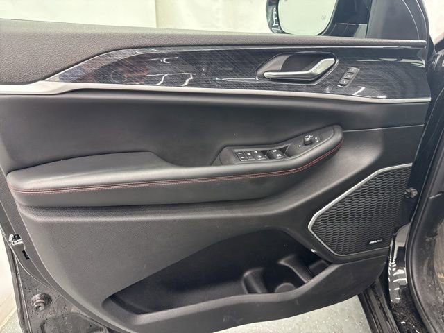 Used 2022 Jeep Grand Cherokee Trailhawk w/ ADV Protech Group II AWD/4WD image 19