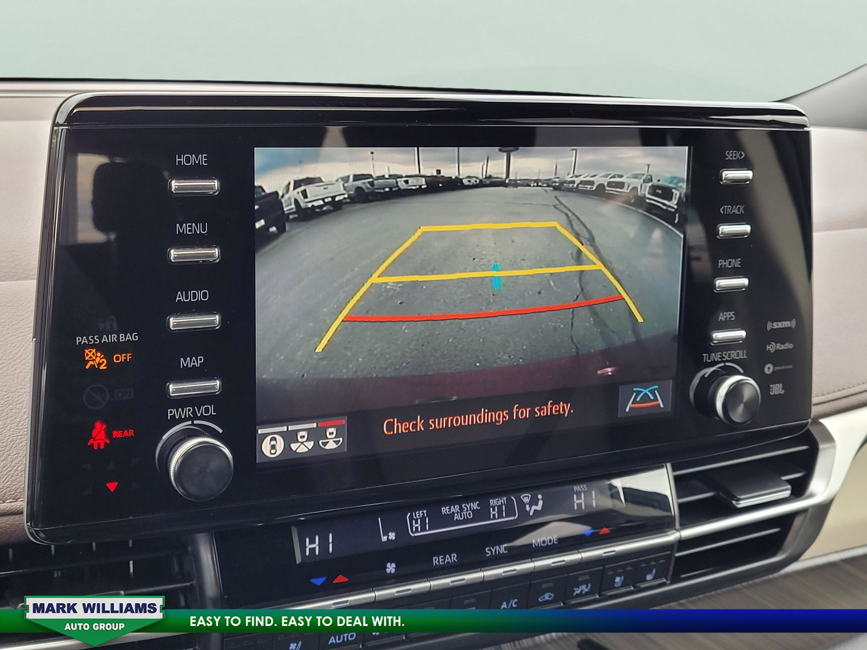 Used 2021 Toyota Sienna Platinum image 26