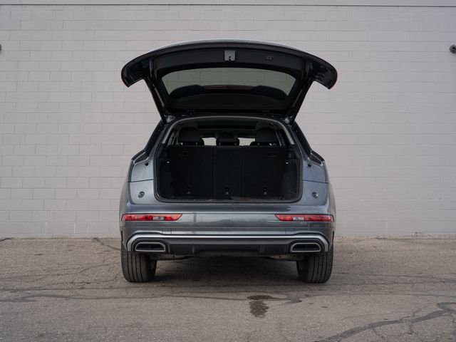 Used 2023 Audi Q5 2.0T Premium w/ Convenience Package image 14