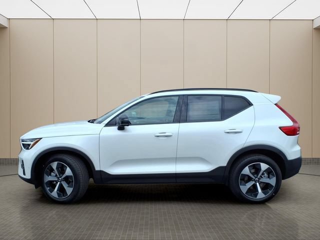 New 2026 Volvo XC40 B5 Plus w/ Protection Package Premier AWD/4WD image 5
