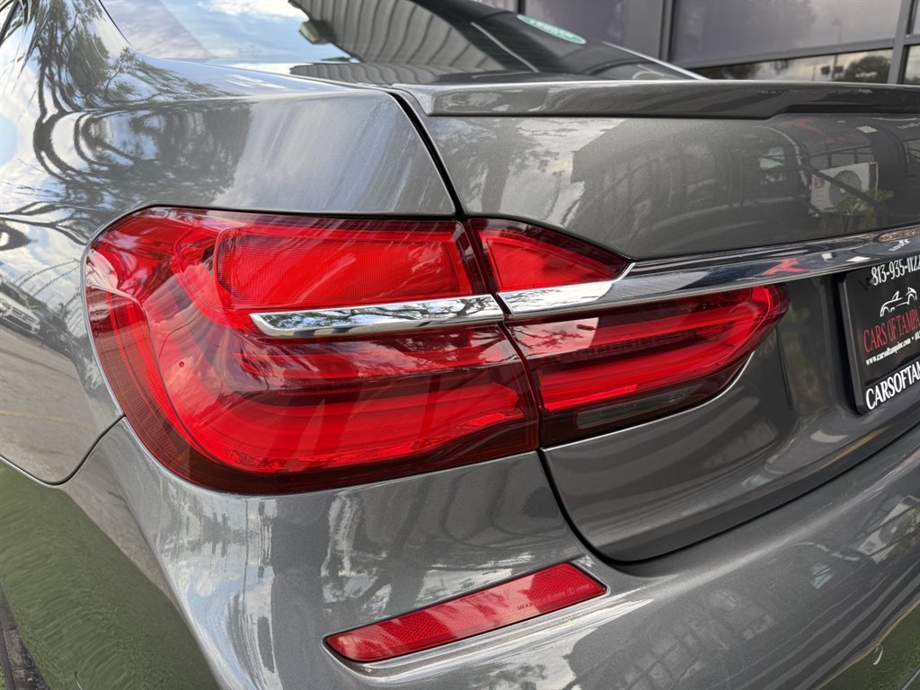 Used 2019 BMW 750i w/ Executive Package RWD image 11