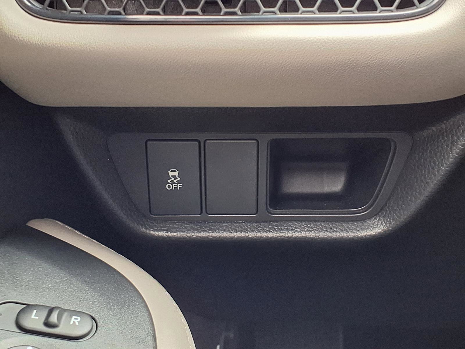 Certified 2026 Honda HR-V LX image 9