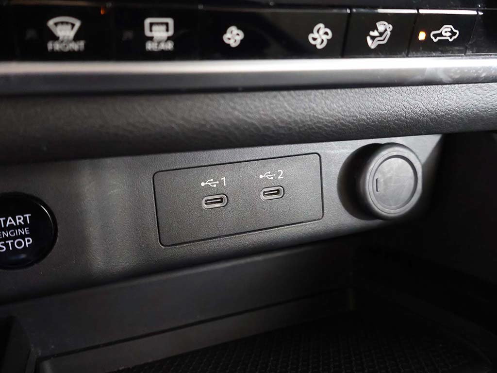 Used 2025 Nissan Rogue SV AWD/4WD image 47
