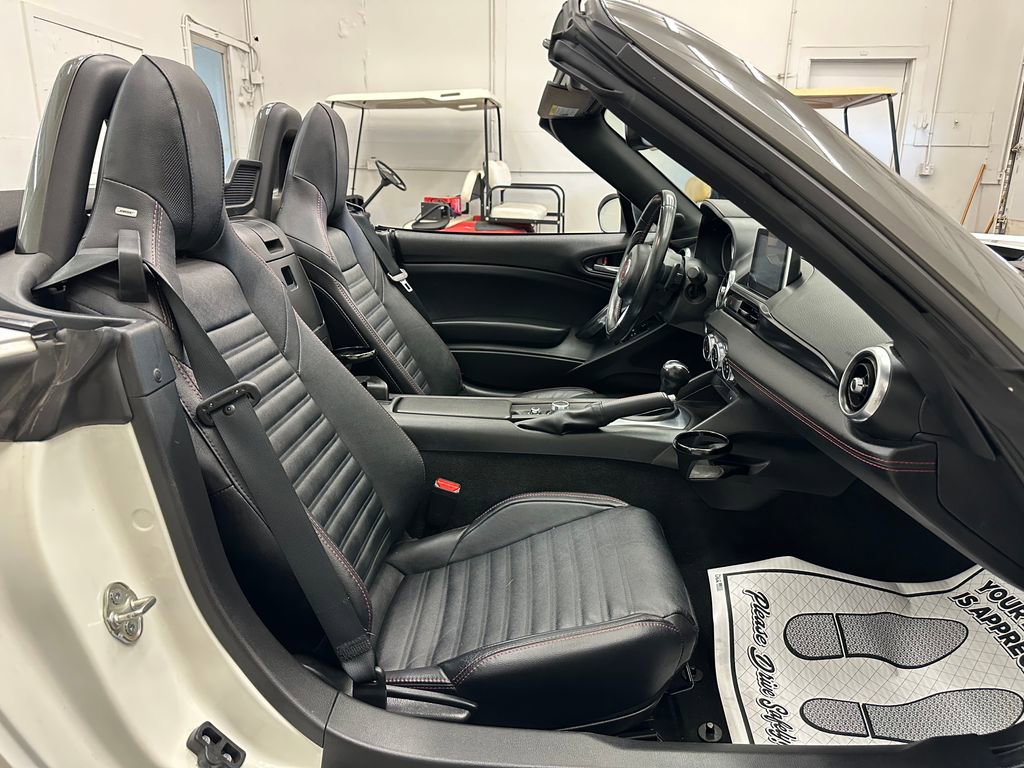 Used 2017 FIAT 124 Spider Abarth image 33