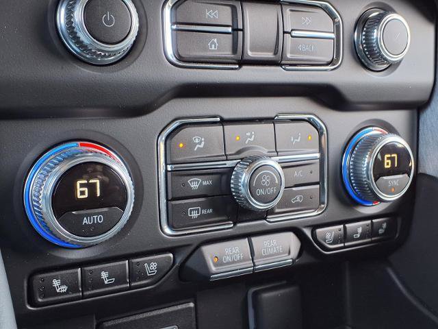 Used 2024 GMC Yukon SLT w/ SLT Premium Package image 8