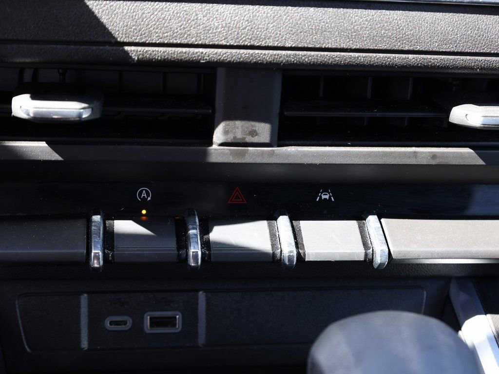 Used 2025 Chevrolet Colorado W/T image 23