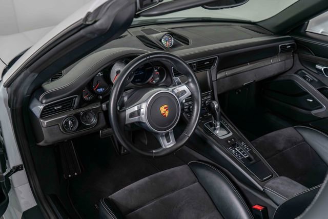 Used 2016 Porsche 911 Carrera GTS image 18