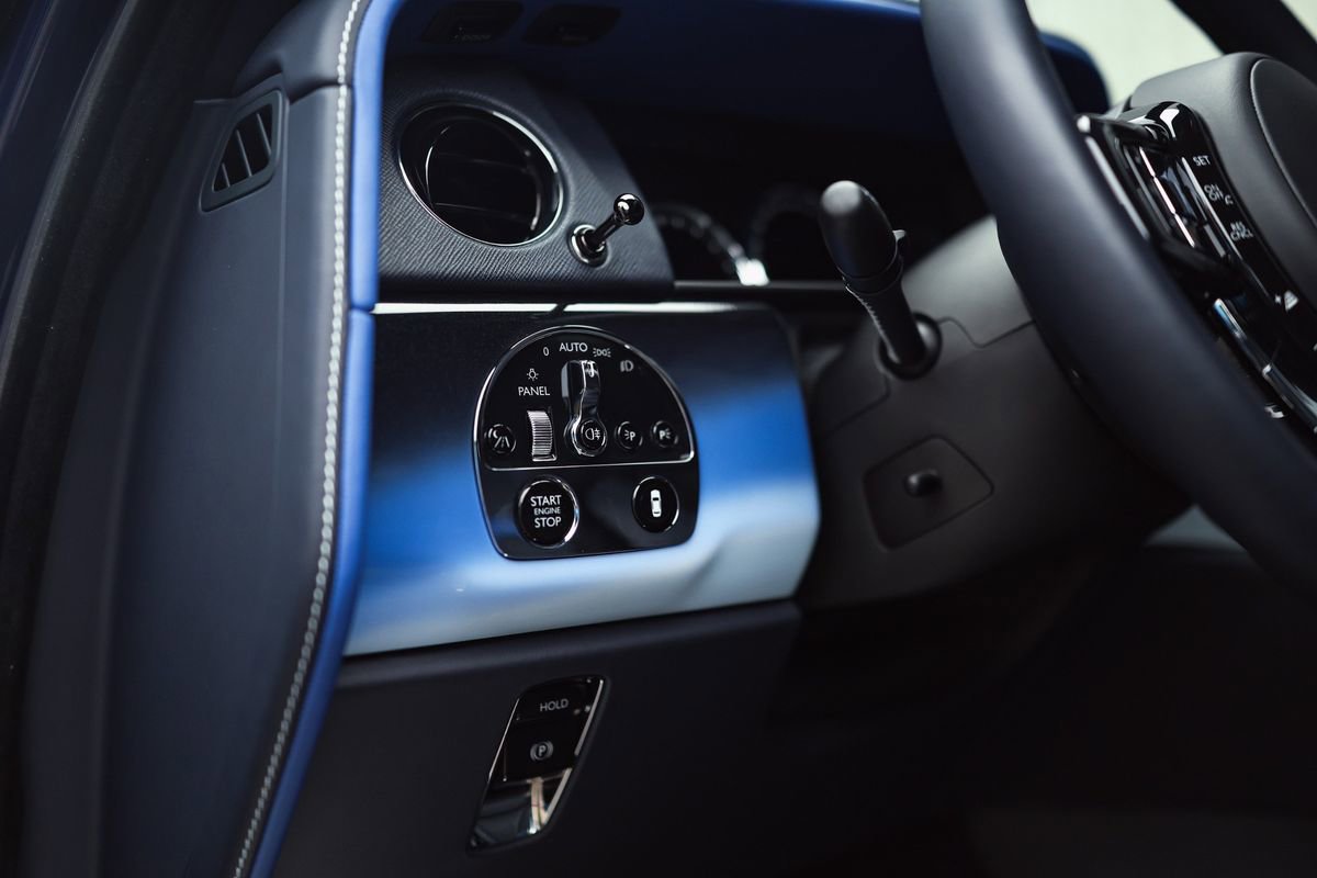 Used 2024 Rolls-Royce Cullinan Black Badge w/ Leather Finishing Pack image 9