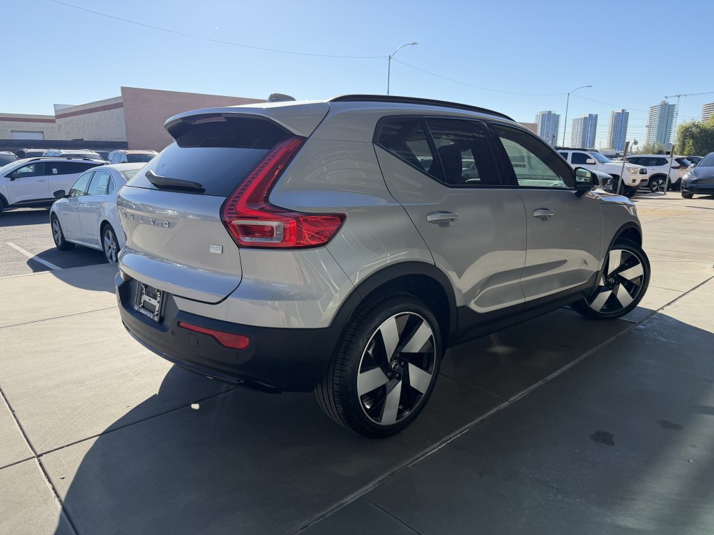 Used 2023 Volvo XC40 Recharge Ultimate AWD/4WD image 4