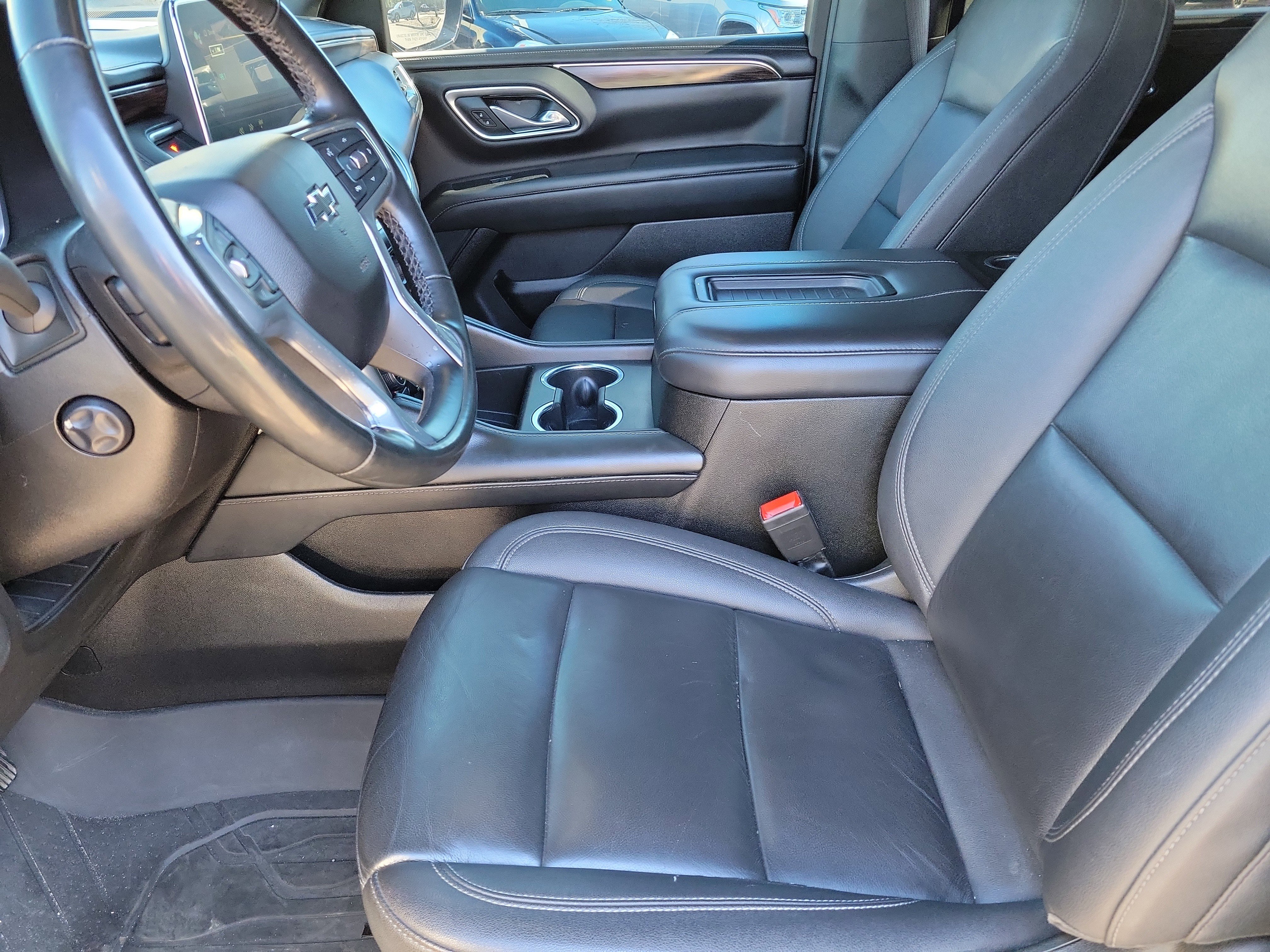Used 2023 Chevrolet Suburban Z71 w/ Z71 Off-Road Package AWD/4WD image 3