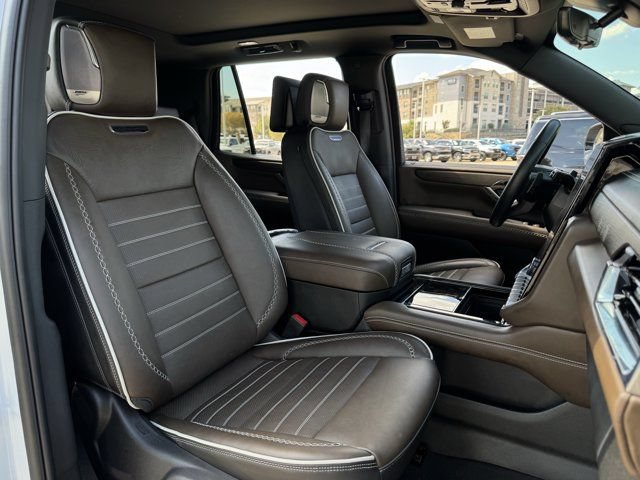 Used 2026 GMC Yukon Denali Ultimate AWD/4WD image 34