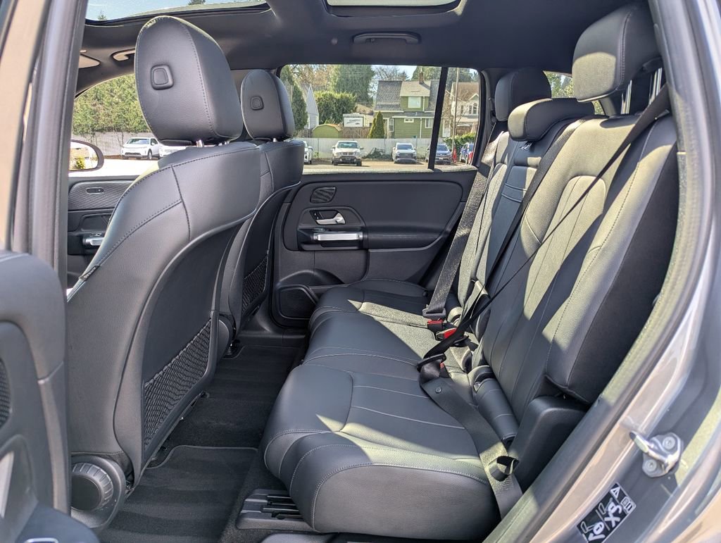 Used 2022 Mercedes-Benz EQB 350 4MATIC image 28