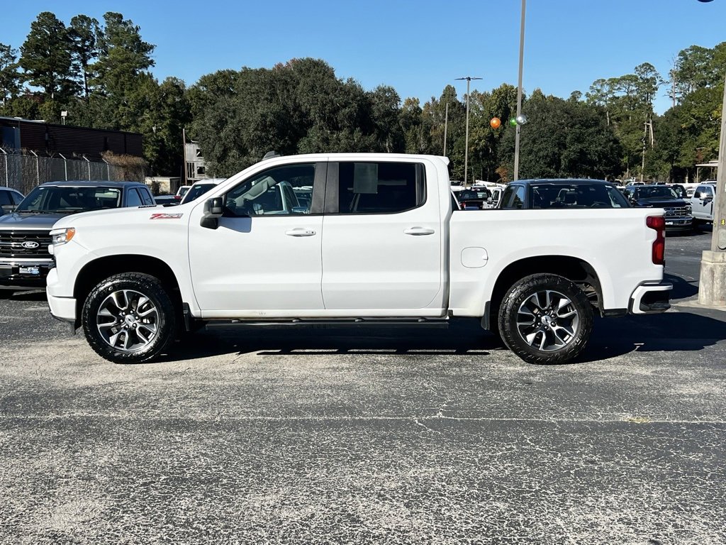 Used 2022 Chevrolet Silverado 1500 RST image 2